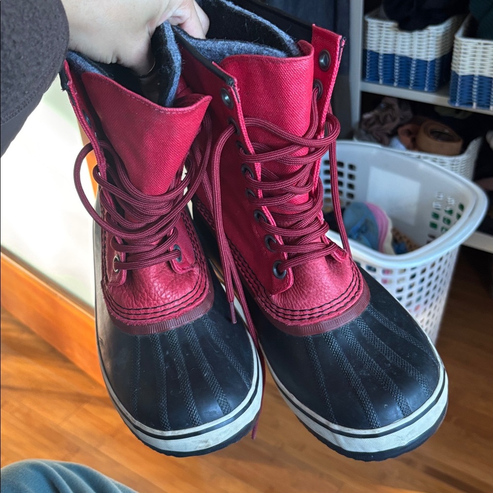 Red sorels - Picture 3 of 5